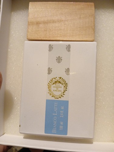 Bianco latte profumo - latte, giardini